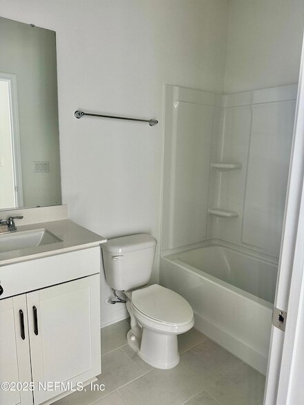 Building Photo - 181 Brandon Lks Dr