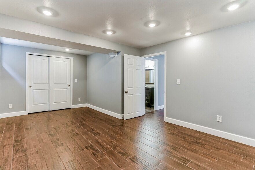 Building Photo - 2824 N Arcadia St