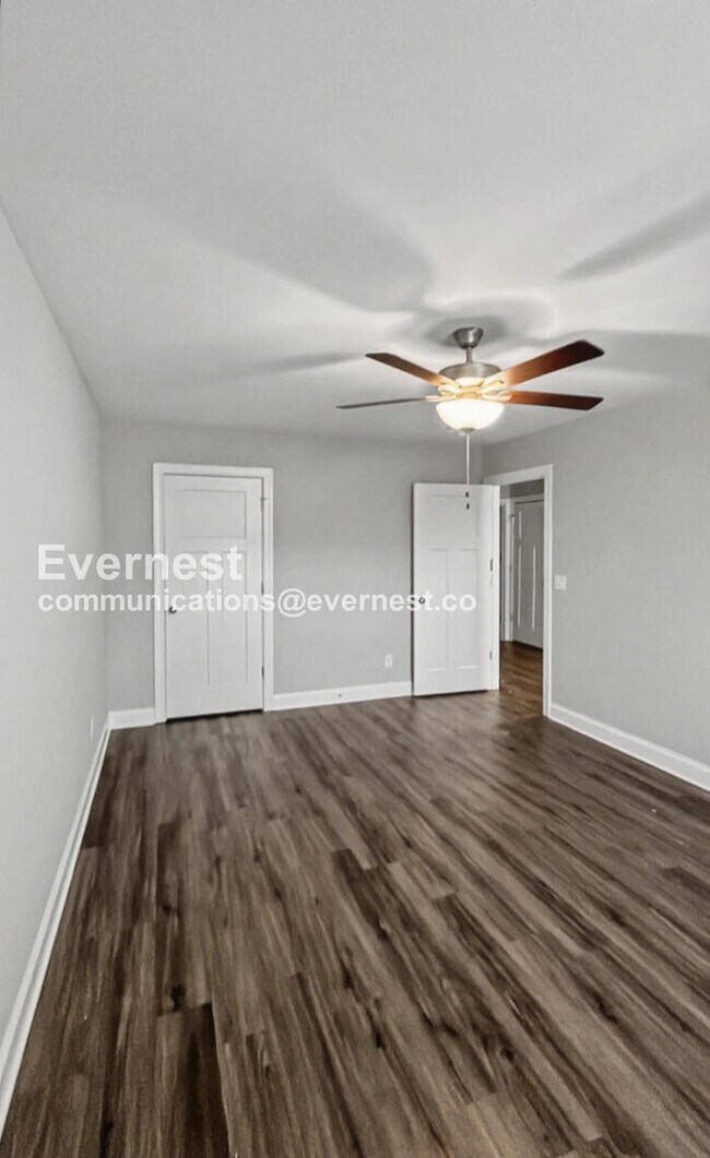 Building Photo - 5316 Roosevelt Rd