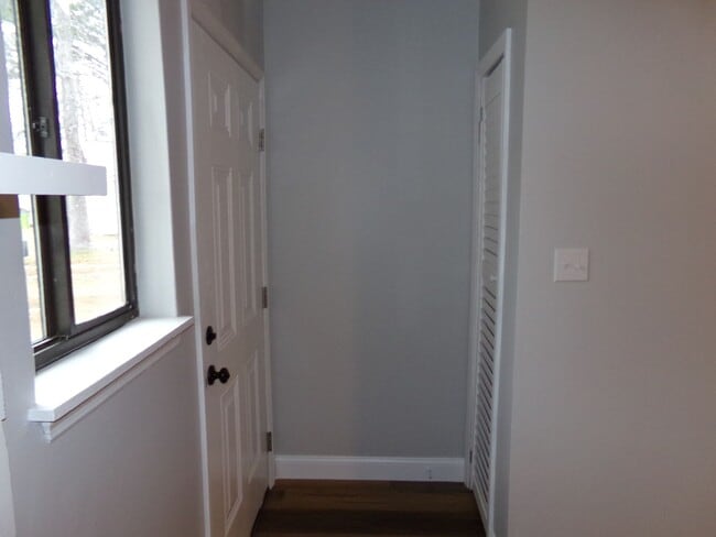 Building Photo - Modern Duplex