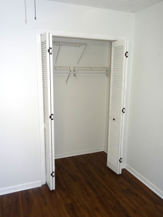 Building Photo - 2 bedrooms for rent in this single family home.