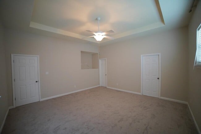 Building Photo - 5560 Hampton Hill Cir