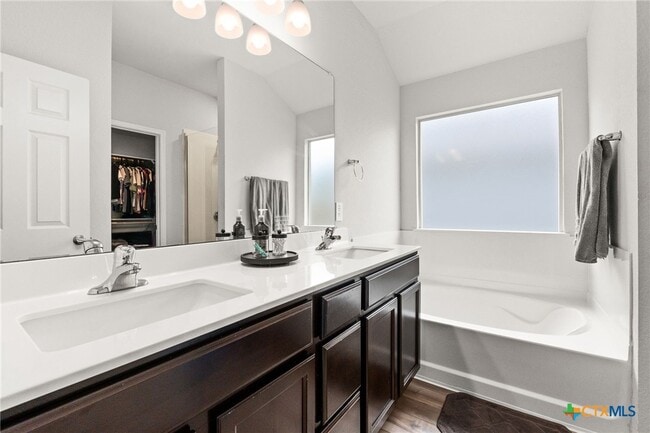 Building Photo - 2341 Aylesbury Dr