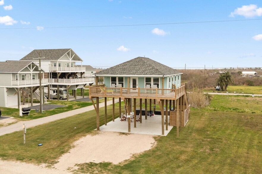 Building Photo - 1062 Cedar Ln