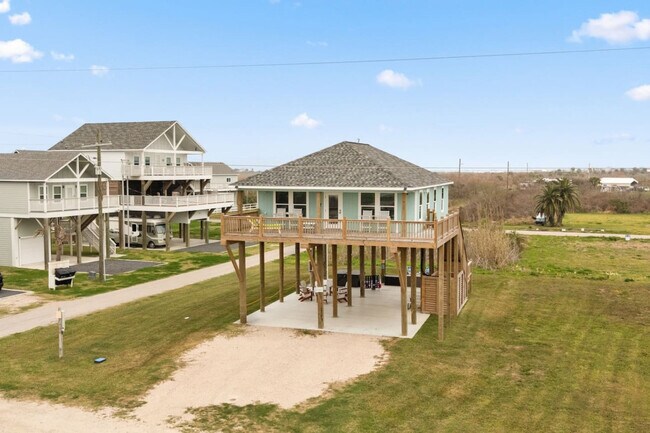 Building Photo - 1062 Cedar Ln