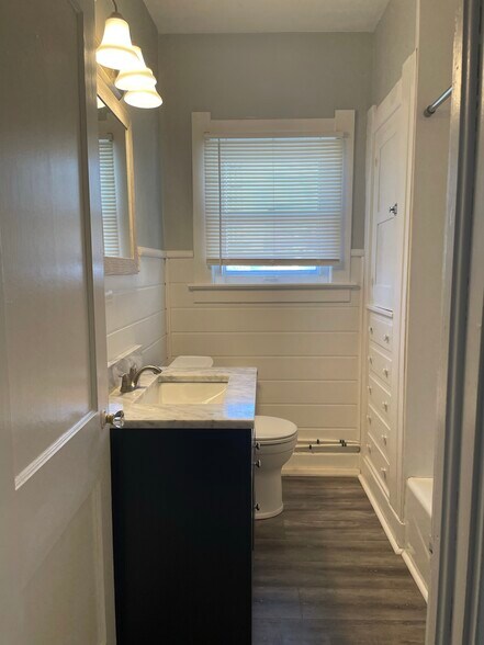 Building Photo - 4205 Overland Pky