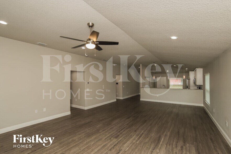 Building Photo - 298 Ontario St NW