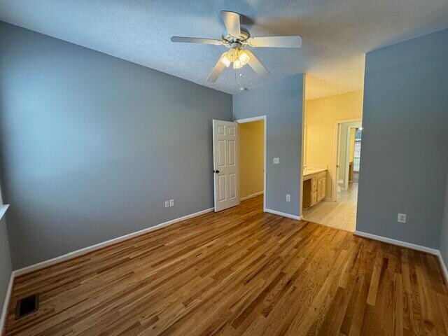 Building Photo - 263 Pine Hollow Dr