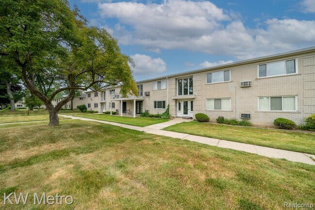 Building Photo - 4113 Telegraph Rd