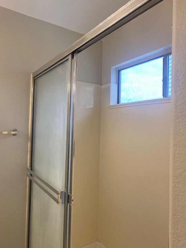 Building Photo - $2,350 3 Bedroom Gilbert 85296 Home For Le...