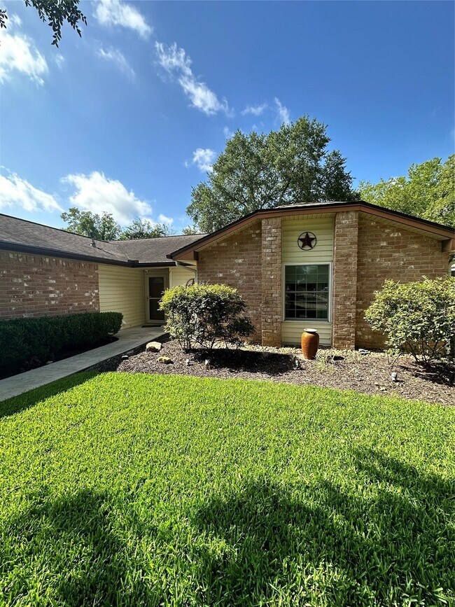 Building Photo - 19507 Spanish Needle Dr