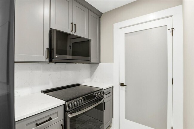 Building Photo - 250 Pharr Rd NE