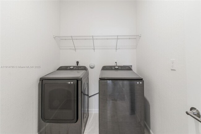 Building Photo - 22664 SW 130th Ave