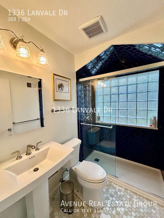 Building Photo - 1336 Lanvale Dr