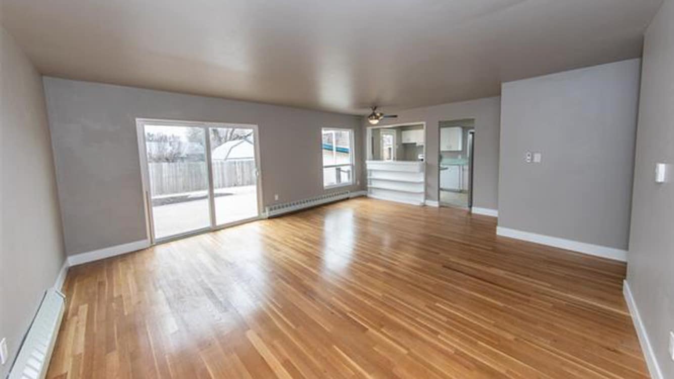 Building Photo - 203 Elmwood Dr