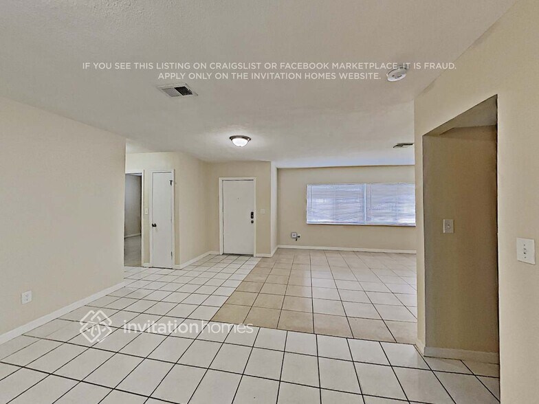 Building Photo - 6433 NW 21st Ct