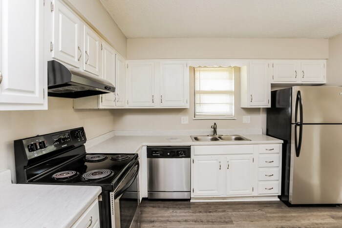 Building Photo - 19145 E 14th St N