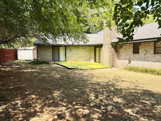 Building Photo - 6612 Crow Cir