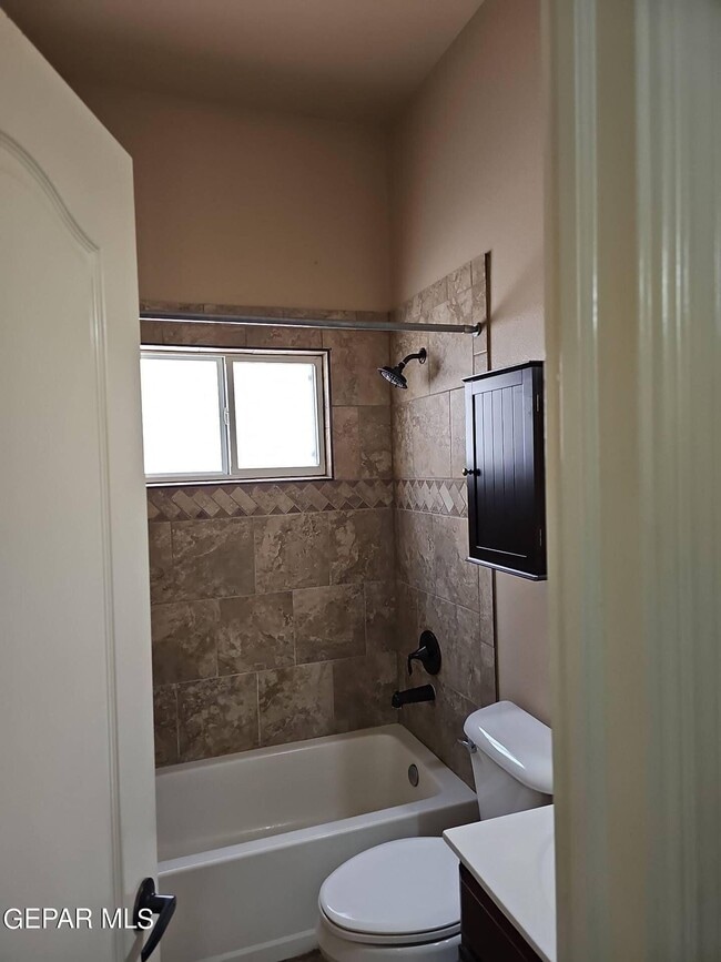 Building Photo - 3704 Grand Bahamas Dr