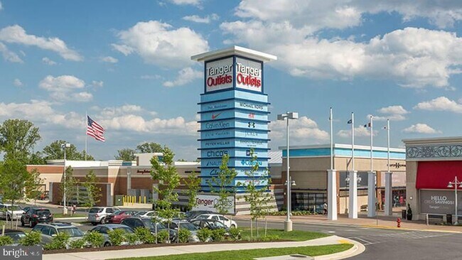 Building Photo - 145 Riverhaven Dr