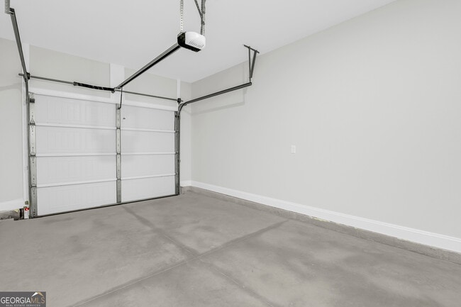 Building Photo - 408 S Zetterower Ave