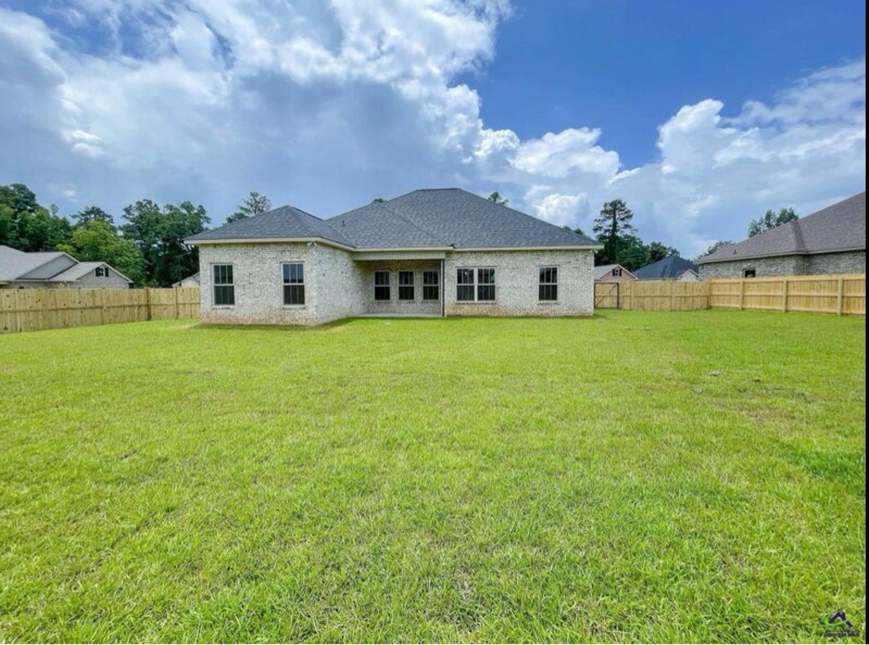 Building Photo - 212 Willowbrook Ln