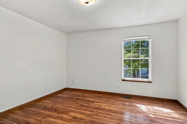 Building Photo - 1317 Godas Cir