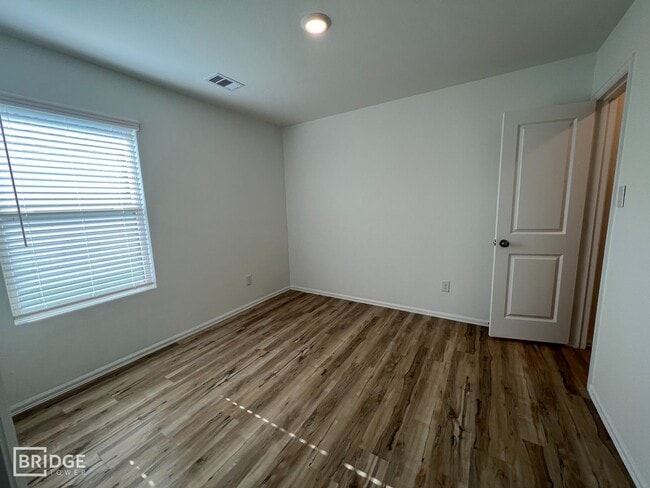 Building Photo - 3315 Aster Mdw Wy