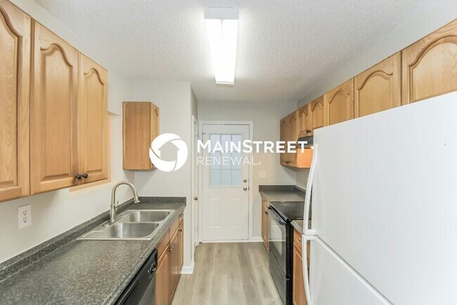 Building Photo - 4 Bedroom Pet-Friendly Home in FAIRBURN, G...