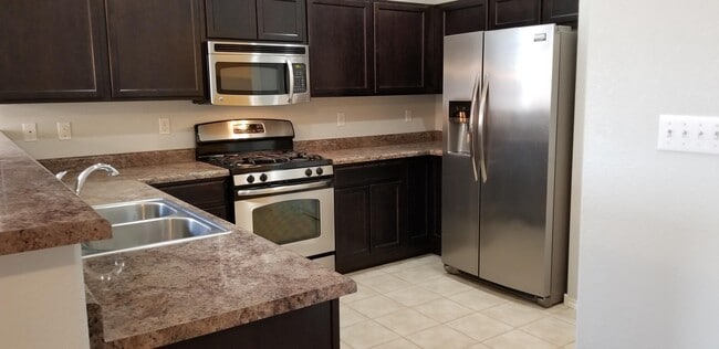 Building Photo - 1143 Desert Sunflower Dr NE