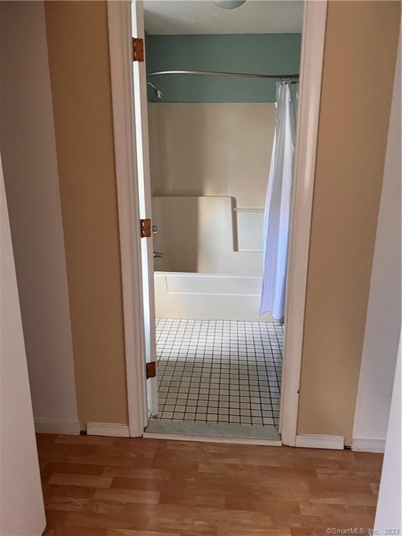 Building Photo - 42 Uplands Way