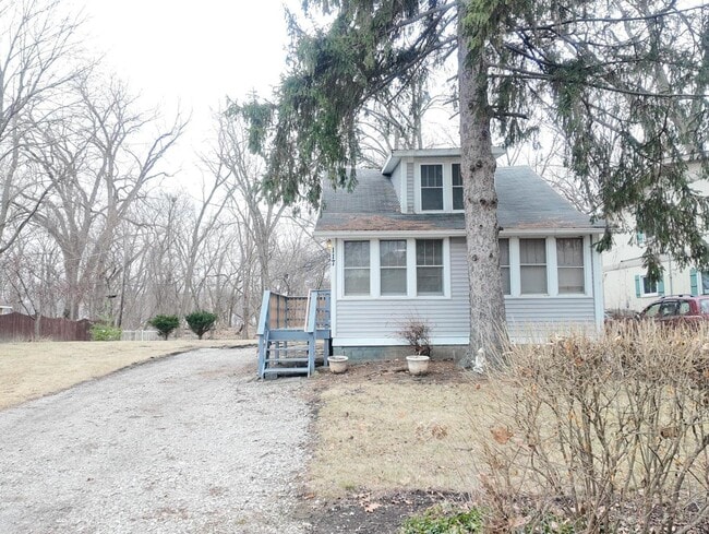 Building Photo - 117 Woodland Dr