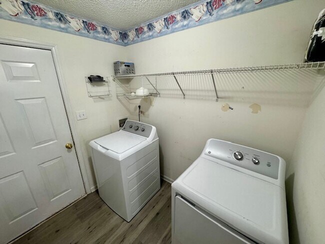 Building Photo - $300 off the first month!