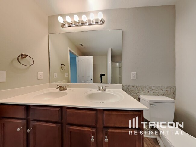 Building Photo - 244 Botanical Ct