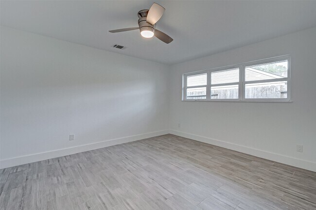 Building Photo - 5007 Cheena Dr