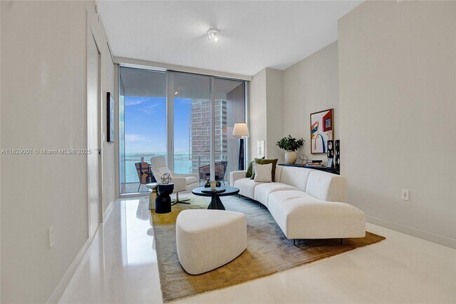 Building Photo - 300 Biscayne Blvd Way