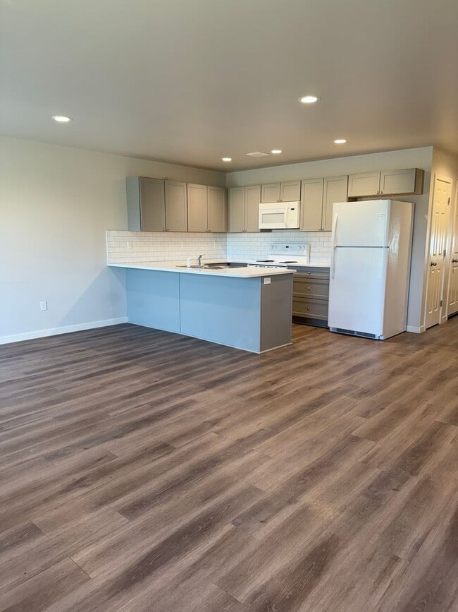 Building Photo - 5305 Smitten Street #2