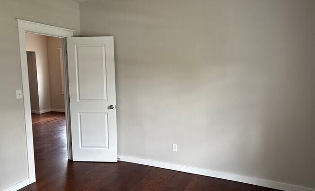Building Photo - 33 S Princeton Ave