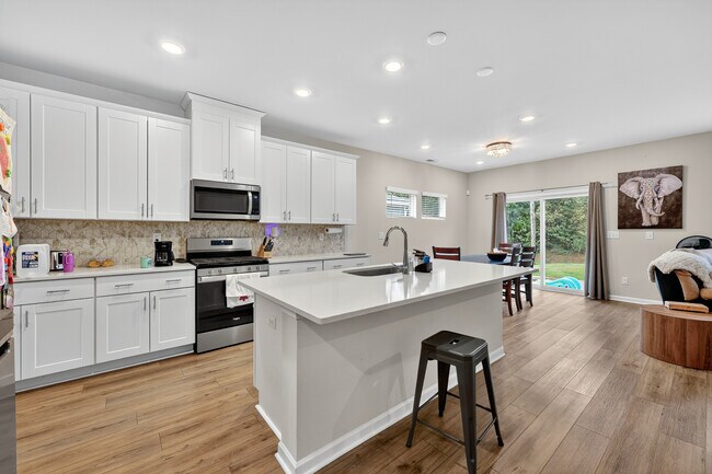 Building Photo - 103 Bird Dog Dr