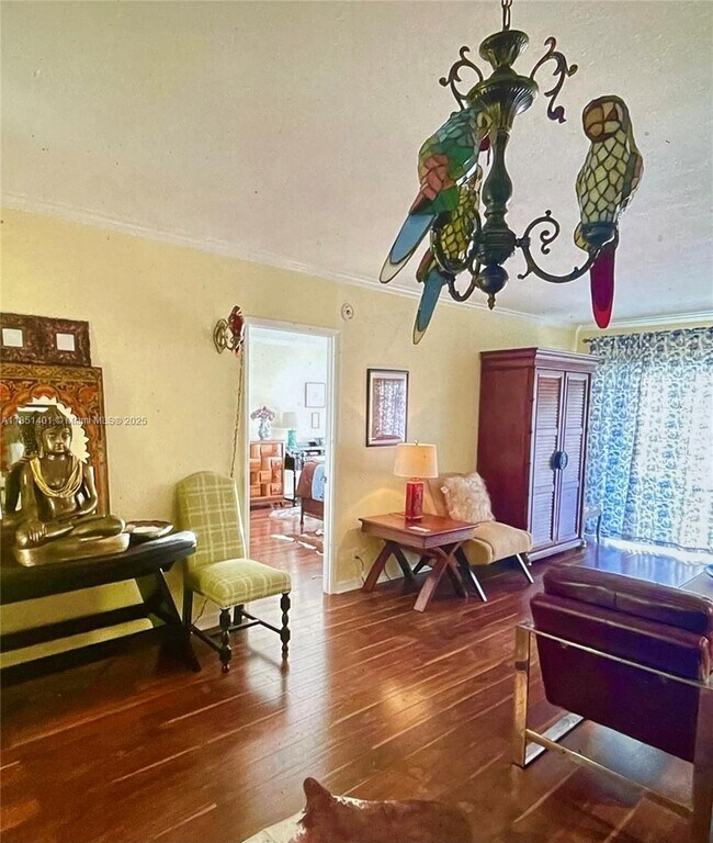 Building Photo - 2801 N Palm Aire Dr