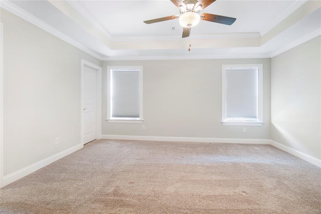 Building Photo - 994 Pearl Dr