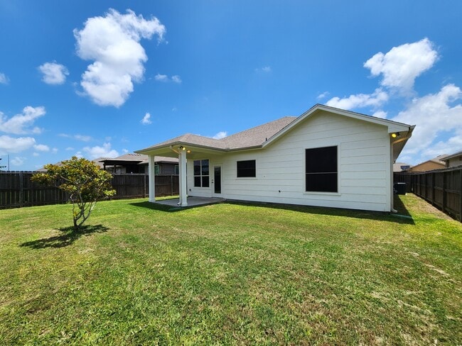 Building Photo - 2233 Ibis St