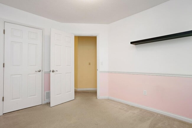 Building Photo - 415 Nevis Dr