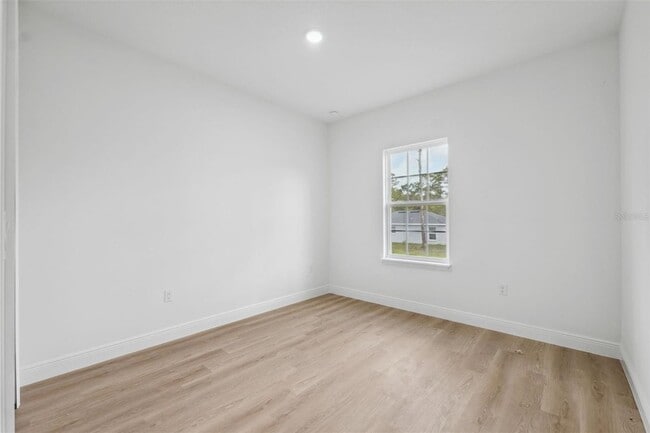 Building Photo - 14930 SW 66th Ave