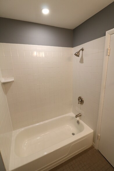 Building Photo - 7824 Briardale Terrace