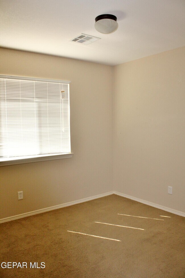 Building Photo - 14444 Desert Sage Dr