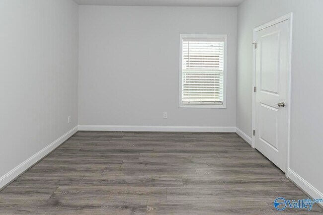 Building Photo - 125 River Springs Ct