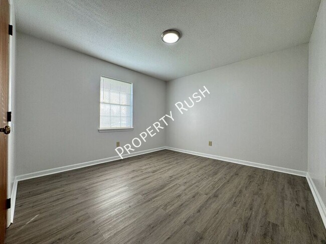 Building Photo - 5009 Marylin Ln