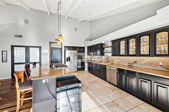 Building Photo - 3253 Alta Laguna Blvd