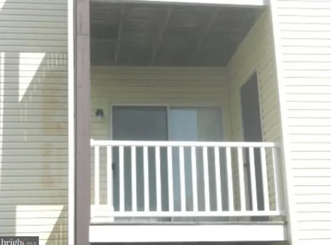 Building Photo - 200 Grosvenor Ln